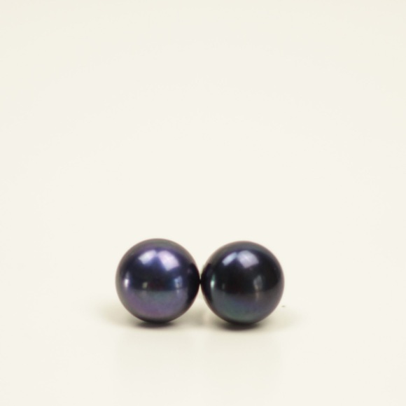 🐷 Blue freshwater pearl stud earrings - Picture 3 of 3